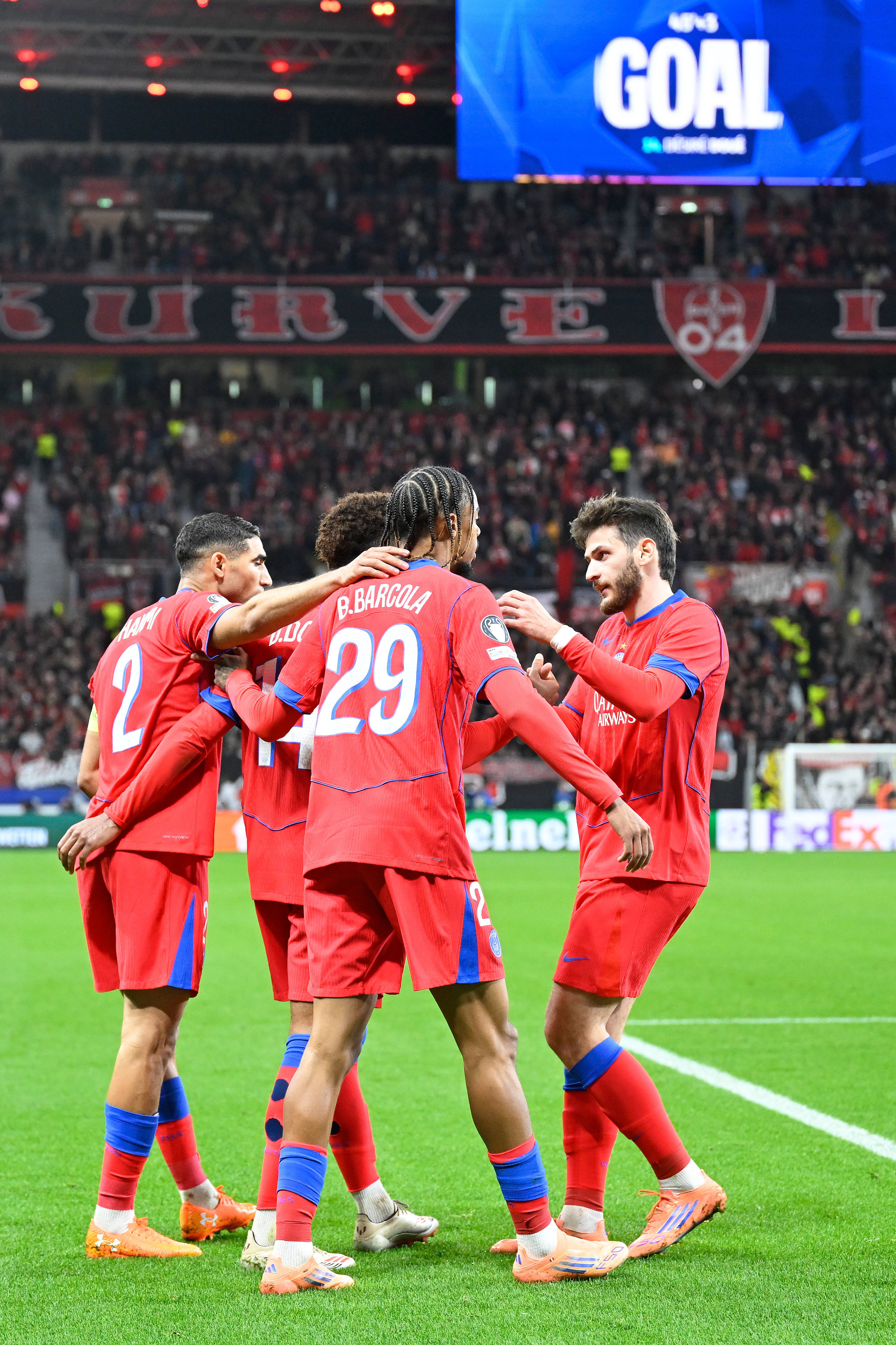 开云-包含巴黎圣日耳曼迎欧联关键赛;国际比赛日官宣签约;悬念犹存;数据趋势出现新变化的词条